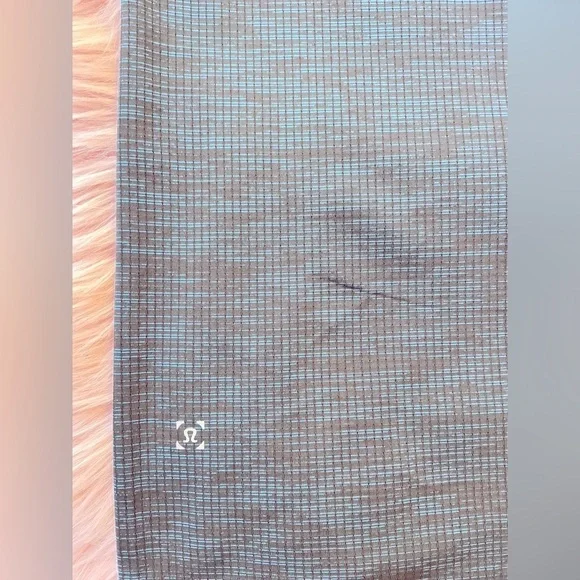 Lululemon Athletica Gray Short Sleeve Tee Relaxed Fit - Picture 4 of 5